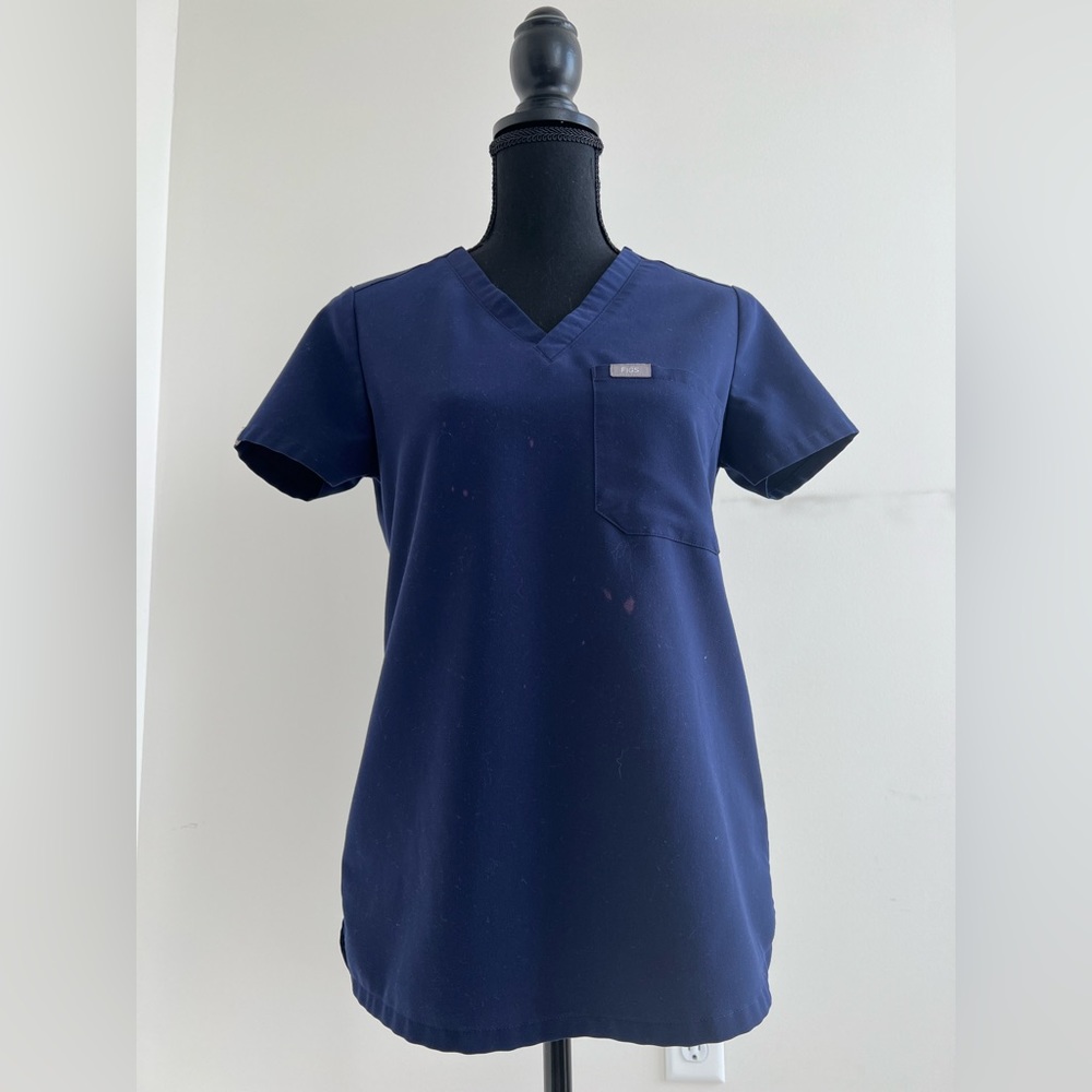 Figs catarina one pocket scrub top Navy